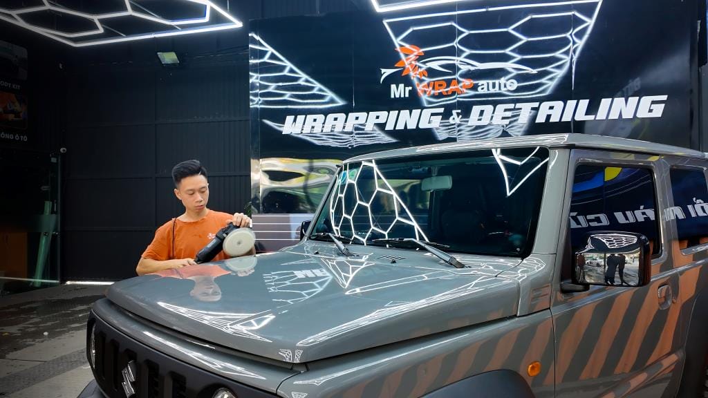 đánh bóng xe ô tô